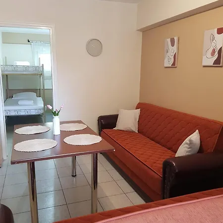 Marias Néa Péramos